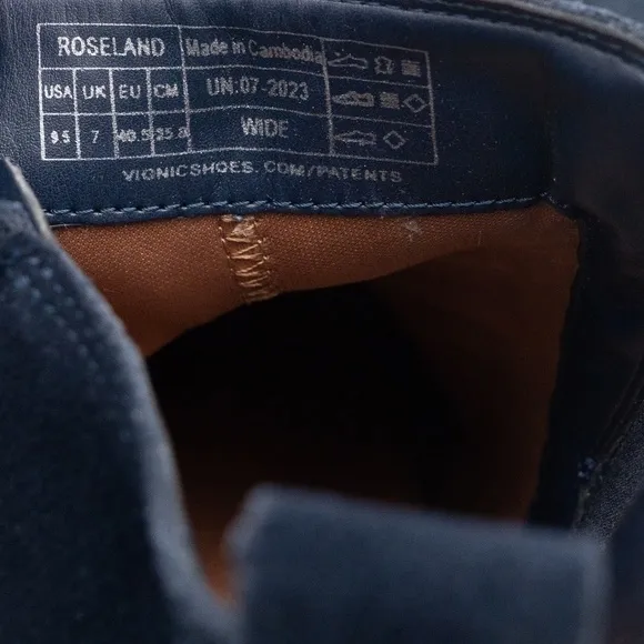 Vionic. Roseland Waterproof boot. Wide Width.