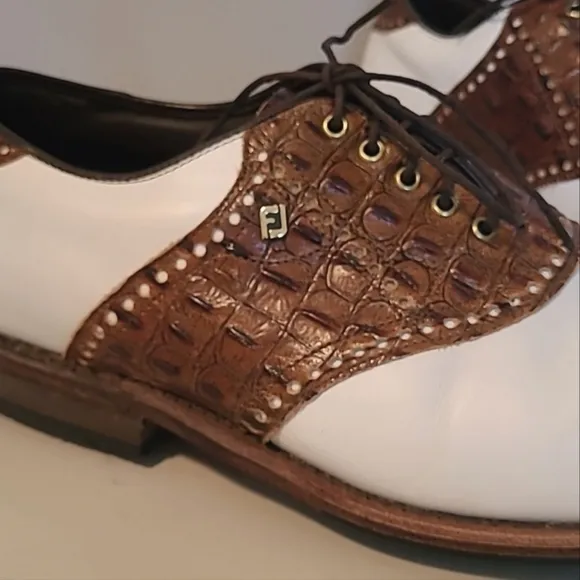 VTG FootJoy Men's 10D White Leather Brown Croc Waterproof Golf Oxford Shoes