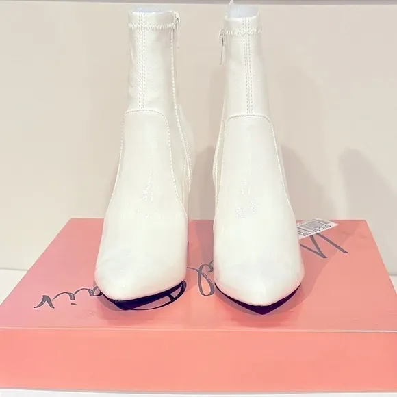 Wild Pair  Womens Becci White Patent Zipper Pointed Toe Booties Shoes white 5M
