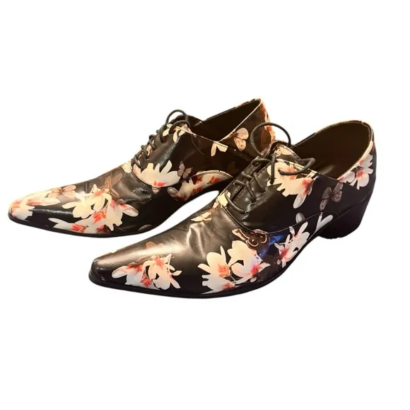 Wolf Valley Pointed Toe Leather Brogue Floral Oxfords in EUC Size 43