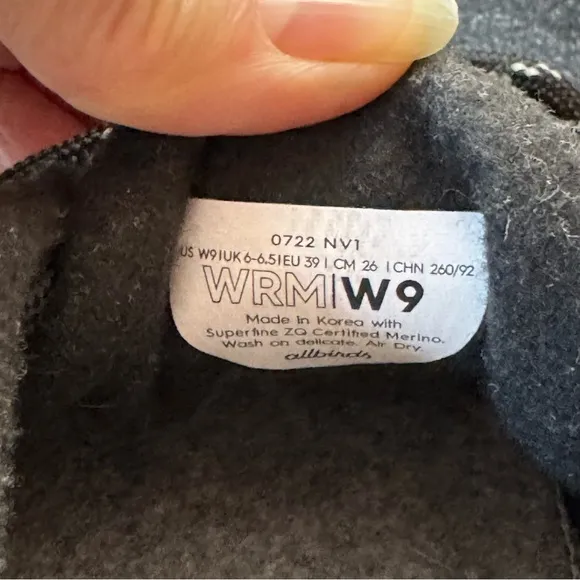 Women’s Allbirds Size 9 WRM Wool Runners Mizzles Black/White Shoes Sneakers