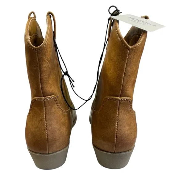 Women’s Arizona Meyer cognac faux leather boots. Size 7.