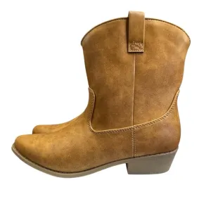Women’s Arizona Meyer cognac faux leather boots. Size 7.