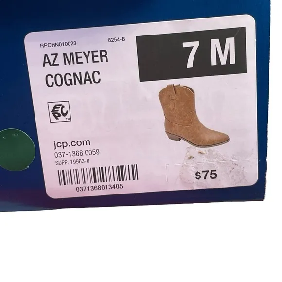 Women’s Arizona Meyer cognac faux leather boots. Size 7.