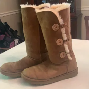 Women’s Bailey Ugg Boots - Size 9