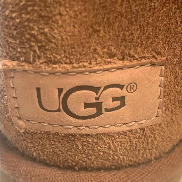 Women’s Bailey Ugg Boots - Size 9