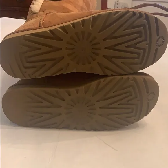 Women’s Bailey Ugg Boots - Size 9