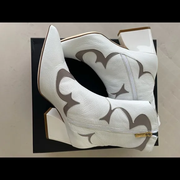 Women’s boots by Tibi, color: bright white, size:8,5