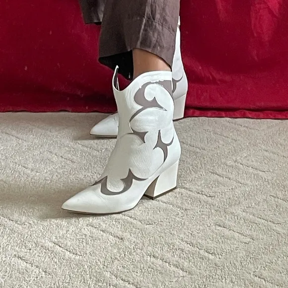 Women’s boots by Tibi, color: bright white, size:8,5