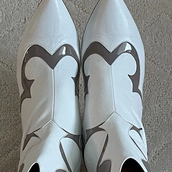 Women’s boots by Tibi, color: bright white, size:8,5