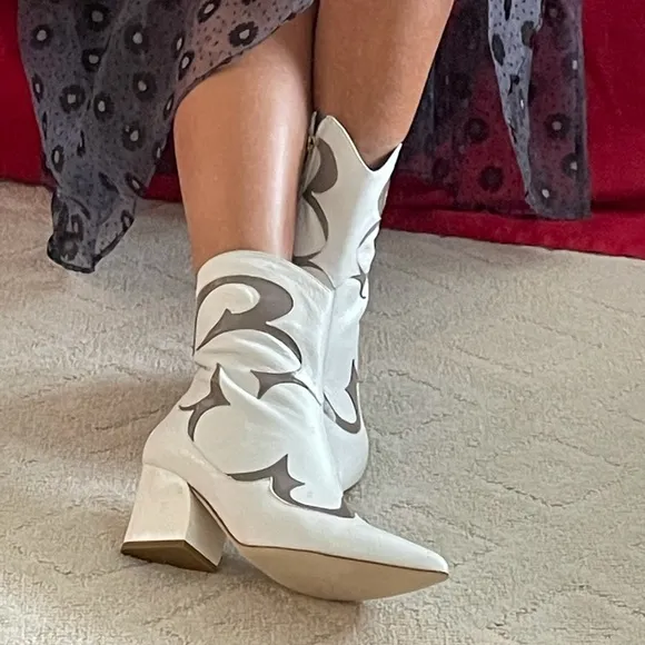 Women’s boots by Tibi, color: bright white, size:8,5
