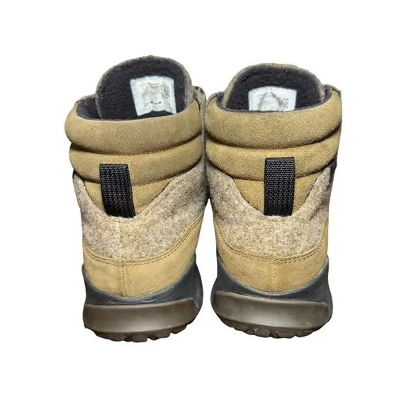 Women’s Chaco winter boots size 11 brown