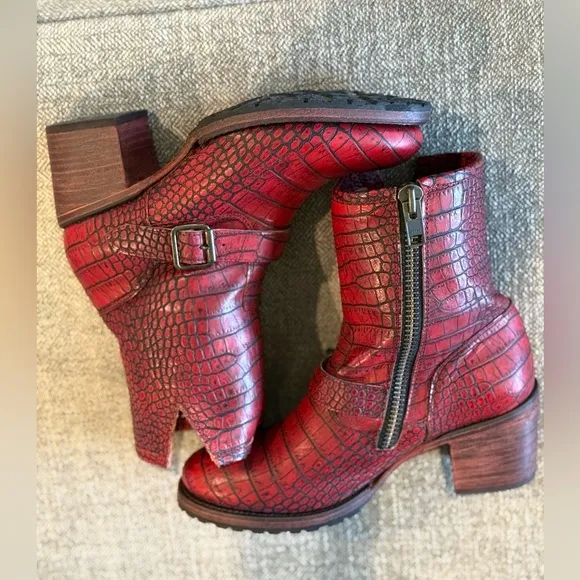 Women’s Freebird Red Croc-Embossed Boots