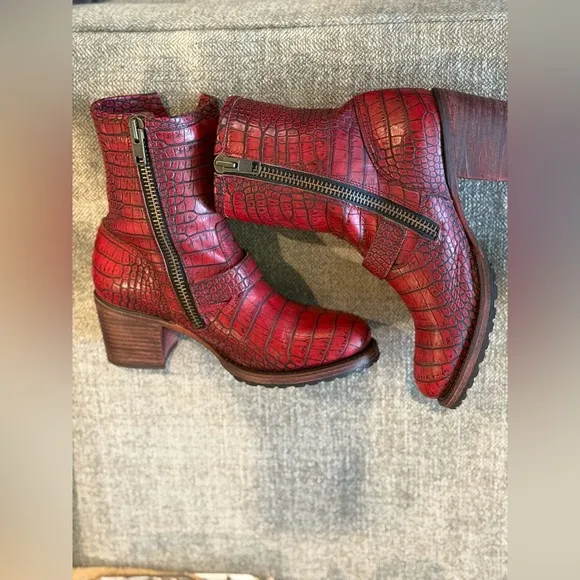 Women’s Freebird Red Croc-Embossed Boots