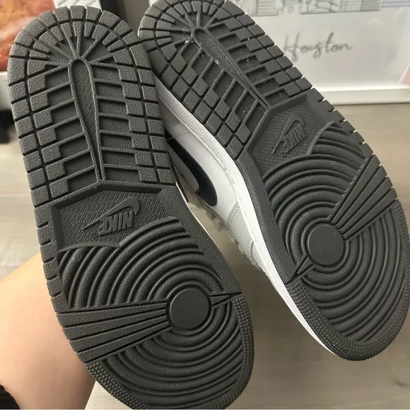 Women’s Nike Air Jordan 1 Mid Grey Fog