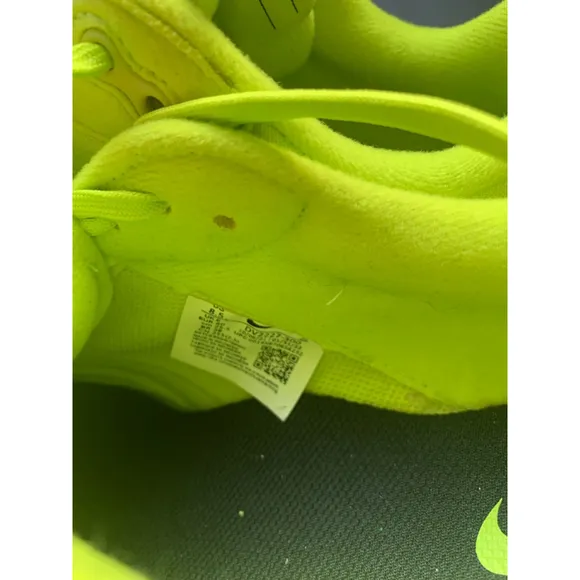 WoMen's Nike Air Max Sneakers Yellow Green Black Size 8.5