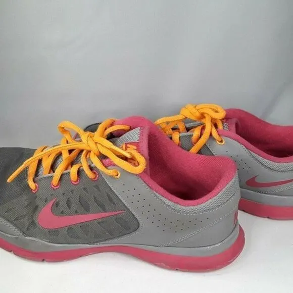Women's Nike Training Shoes Size 7.5‎  Gray and Pin
