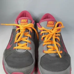 Women's Nike Training Shoes Size 7.5‎  Gray and Pin