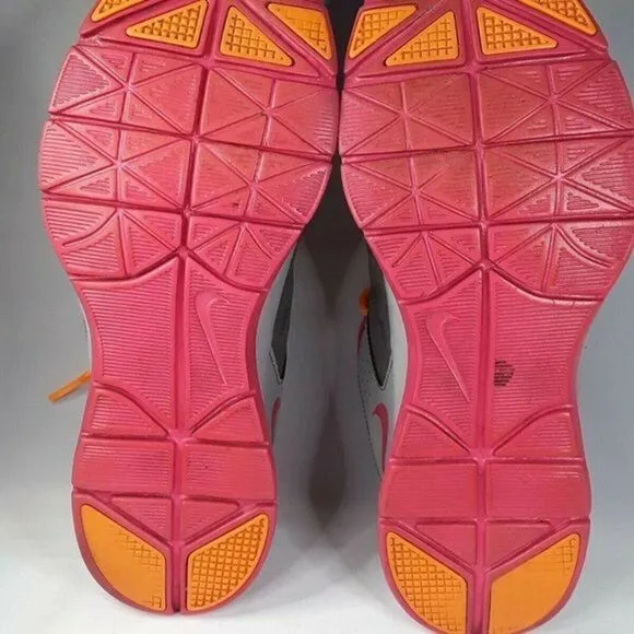 Women's Nike Training Shoes Size 7.5‎  Gray and Pin