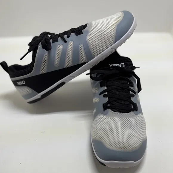 Zero Men's Black and light blue/gray light weight running shoe 8.5
